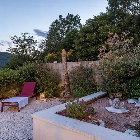 M Villa